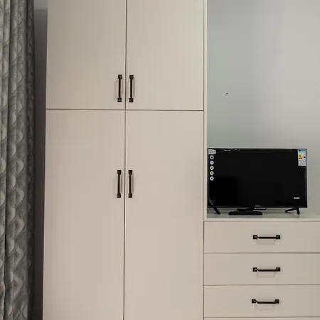 Eleni Apartment *