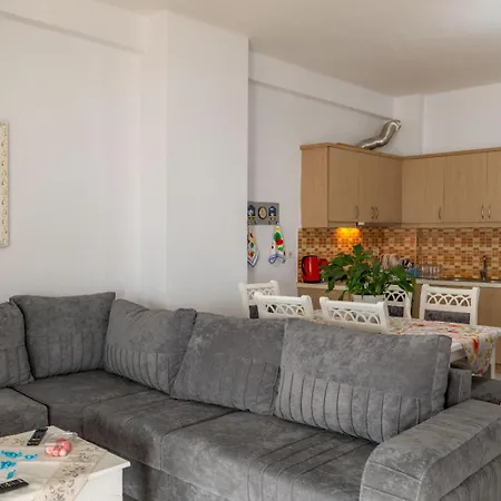 Eleni Apartment *
